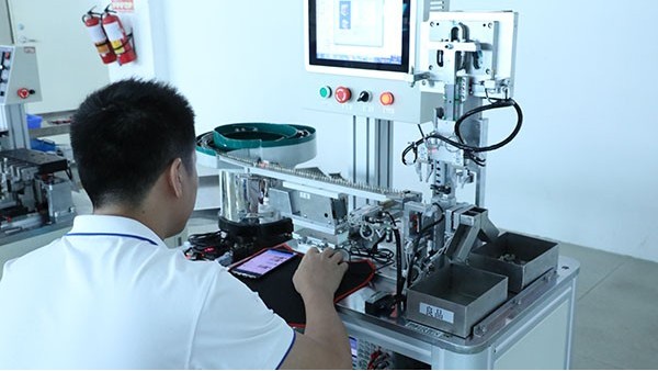 全自動點(diǎn)膠機(jī)