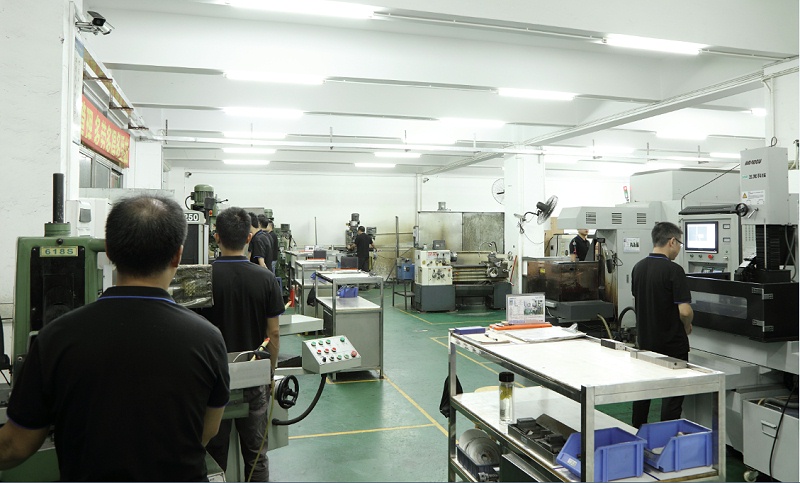 點(diǎn)膠機(jī)照片