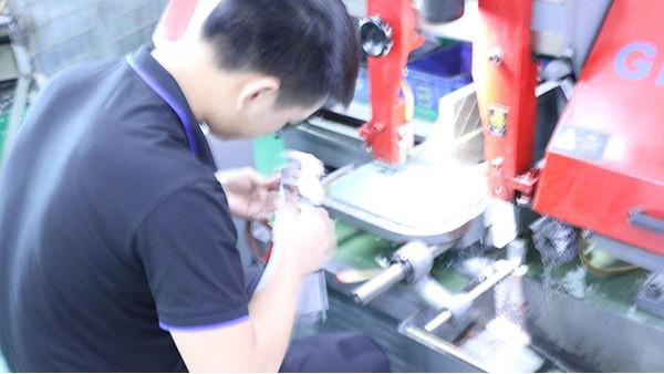 為什么需要點(diǎn)膠機(jī)