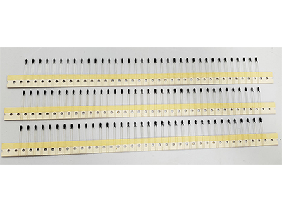 CR-682H CP電阻自動(dòng)整形排板機(jī) CR-682H CP電阻自動(dòng)整形排板機(jī)