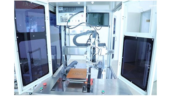 自動點(diǎn)膠機(jī)的精度